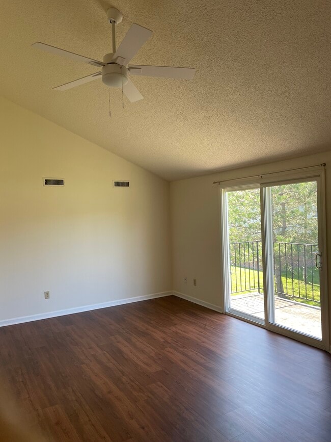 2 Bedroom Upper Living Room