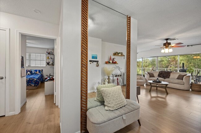 Photo - 404 Pine Tree Ct Unidad 6