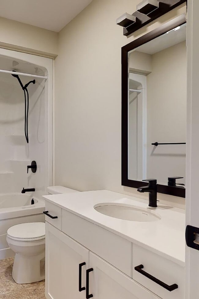 Photo - 933 Taylor Ave Unit 4