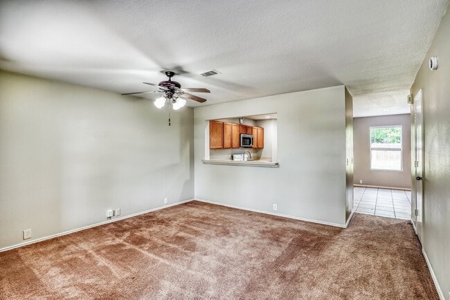 Photo - 914 Eagles Glide Dr