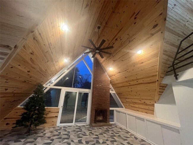 Photo - 415 Shirleen Dr