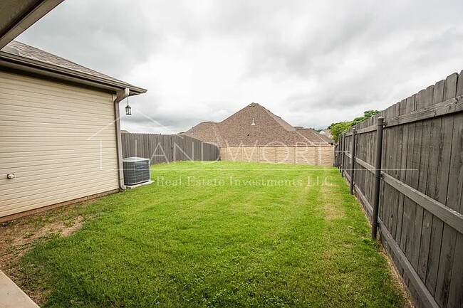 Building Photo - 4620 Angus Dr