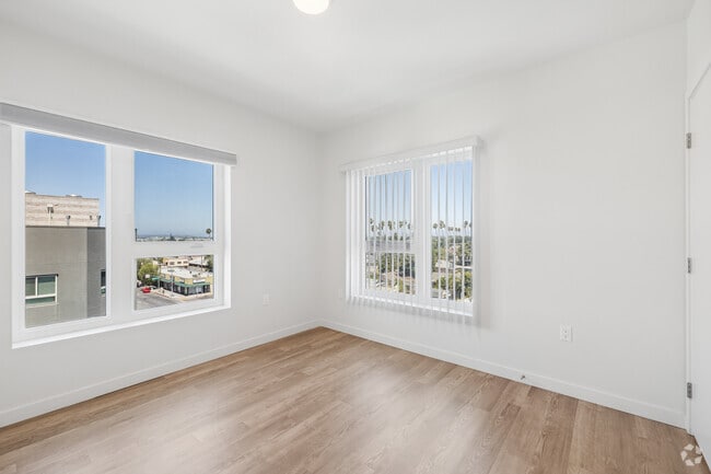 2BR, 2BA - 778SF - Bedroom