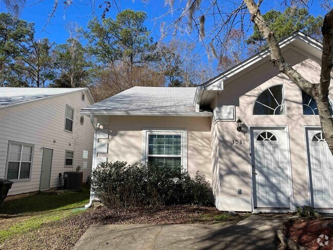 Building Photo - 3031 Royal Palm Way Rental