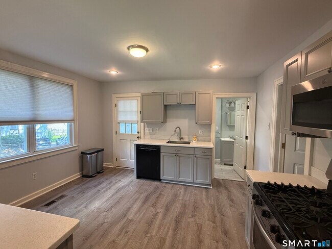 Photo - 287 Old Stratfield Rd