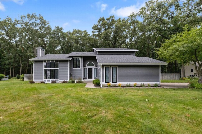 Photo - 3306 N Riverwood Dr House