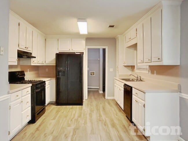 Photo - 184 Bradford Pl