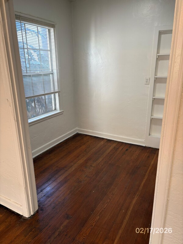 1523 N McCadden Pl Unit 206