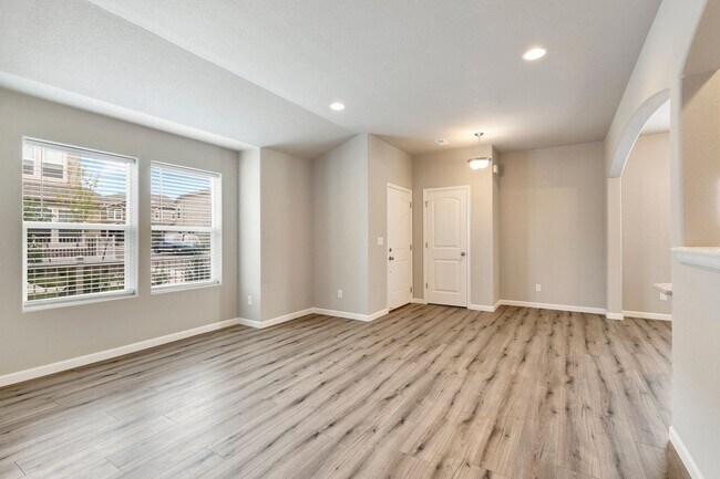 Photo - 875 Petra Heights