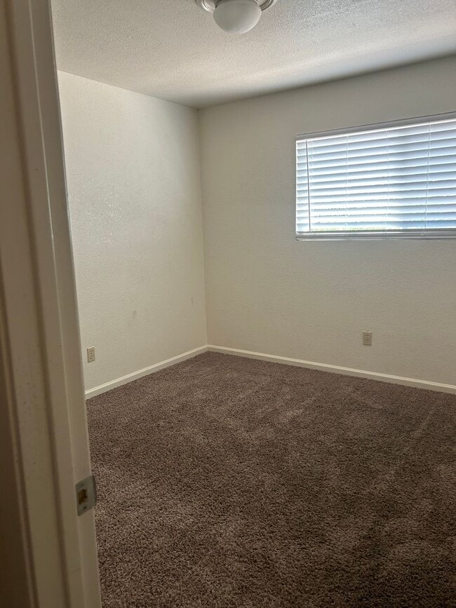 Photo - 1705 Carver Ct Unidad 3