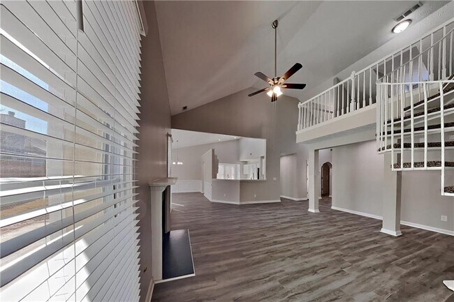 Photo - 2097 Corsica Way SW