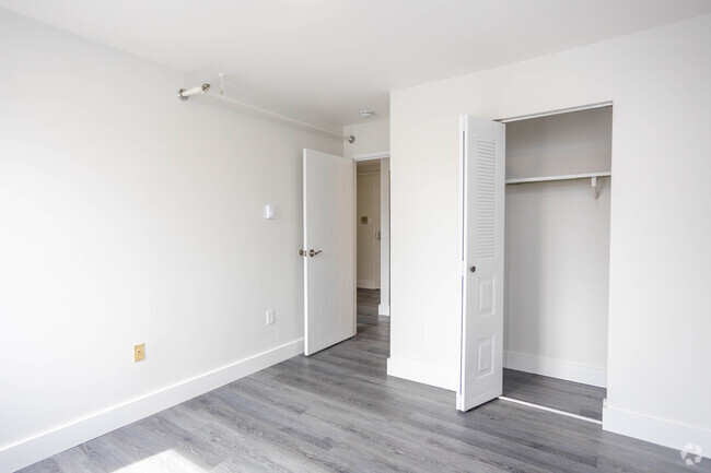 1 BR 1 BA 506 SQ FT Bedroom - Capitol Crossings Rental