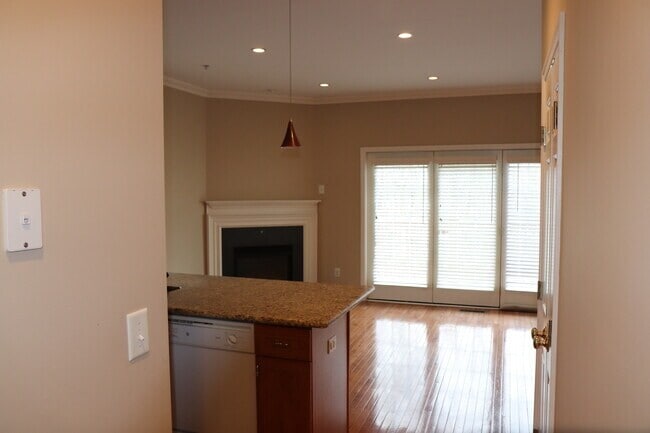 Building Photo - 570 Danbury Road Unit 9