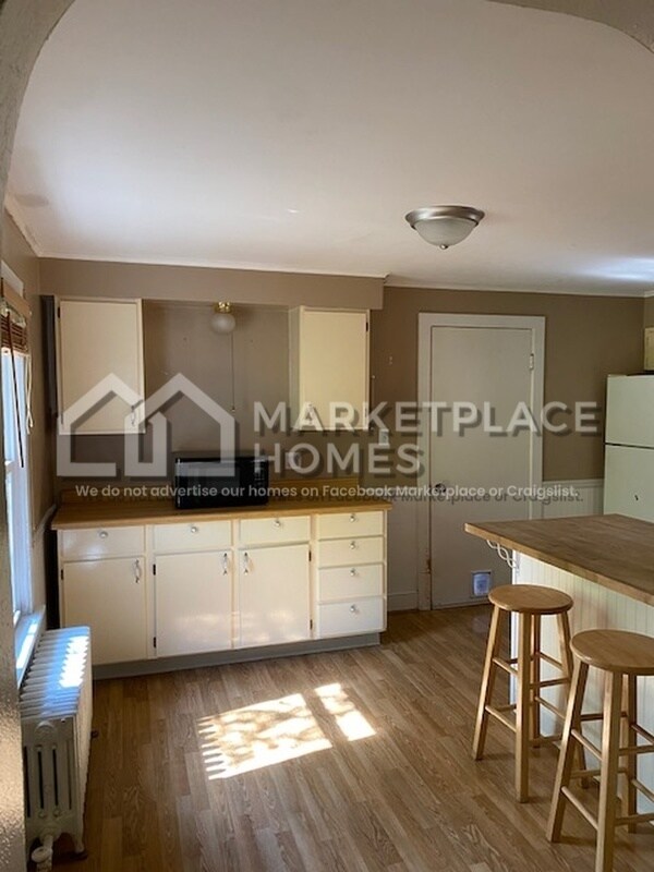 2913 5th Ave E House House Rental in Hibbing, MN