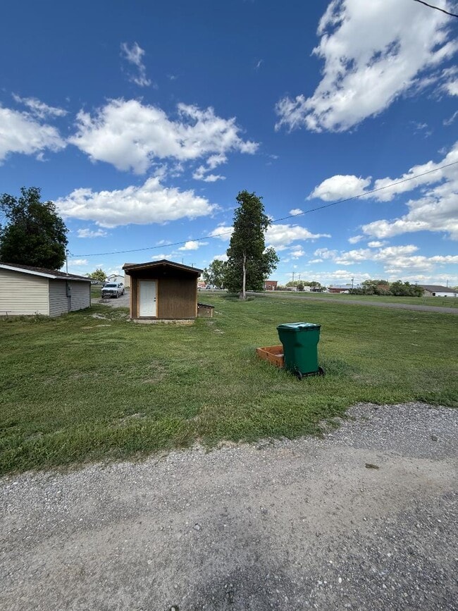 Photo - 228 1st Ave SW