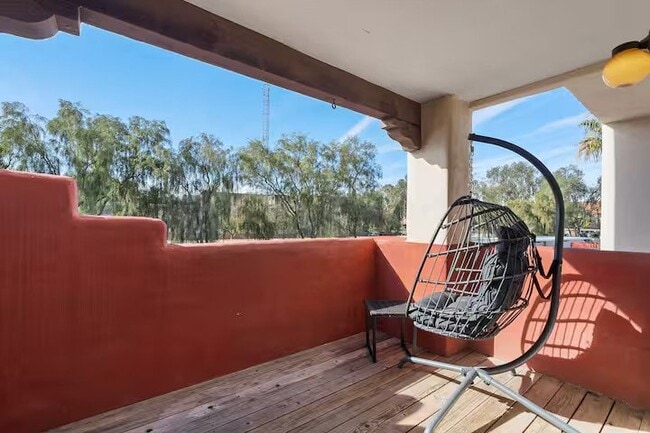 Photo - 610 E Gilbert Dr Unit 209