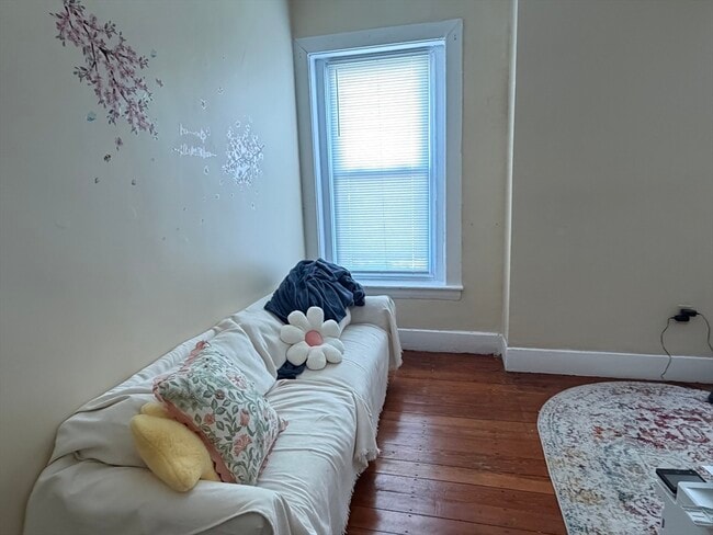 Photo - 227 Roxbury St Unit 3