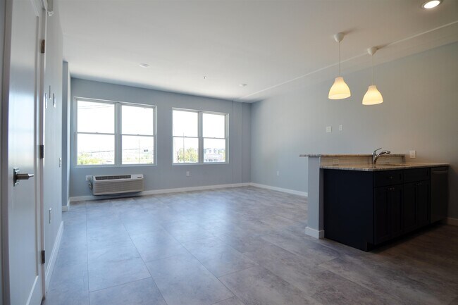 Photo - 82-84 E 31ST St Unidad 201