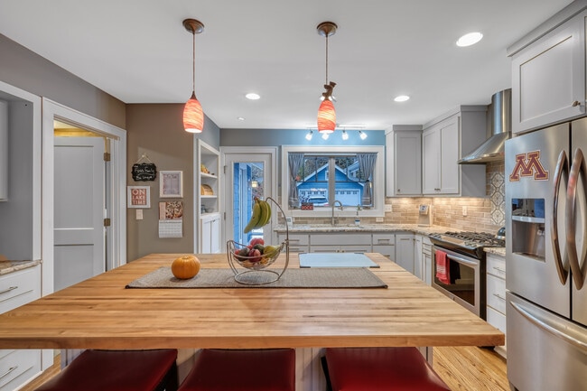 Photo - 5050 Manitou Rd