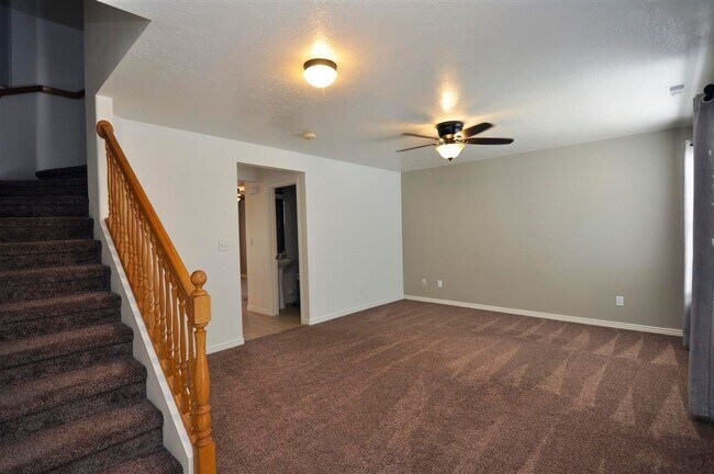 Photo - Cute Hidden Valley Townhome!