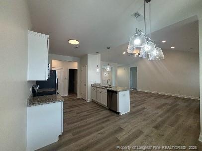 Photo - 645 Glensford Dr