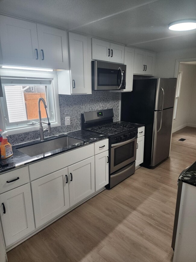 Photo - 121 Beals St