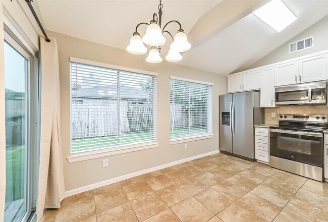 Photo - 18515 Meadows Way Dr
