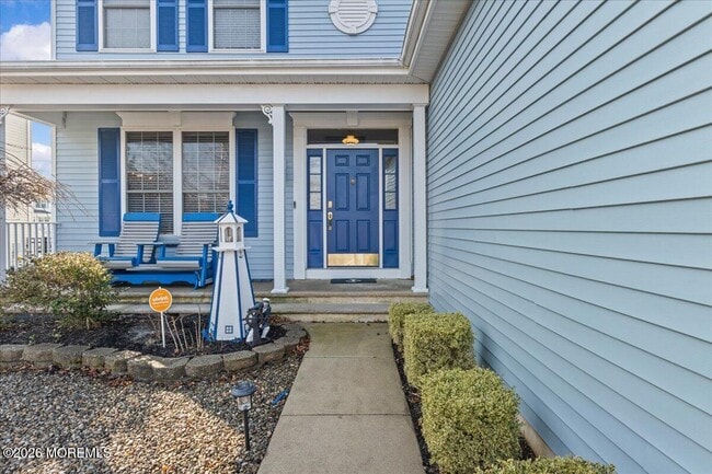 Photo - 297 Bayview Ave