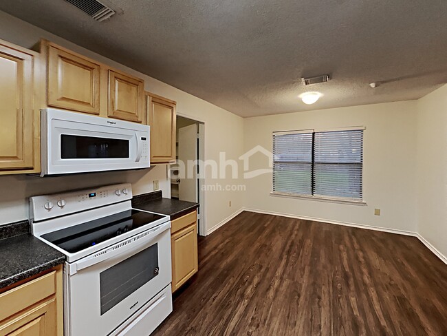 Photo - 8334 Tavern Pt