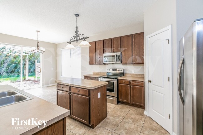 Photo - 1981 The Oaks Blvd