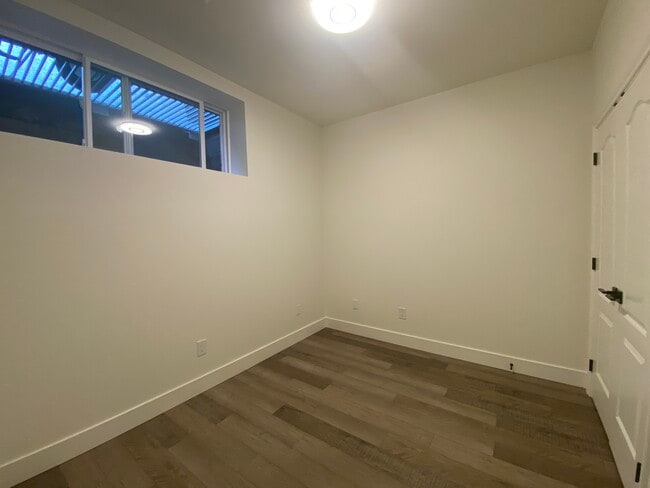 Photo - 15632 37 Av Unit Basement A