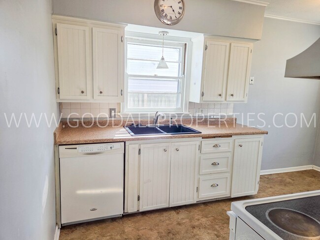 Photo - Charming 2 bedroom 1 bath home in Beaverdale area!