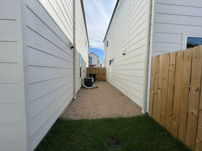 Photo - 4418 Bora Bora Ln