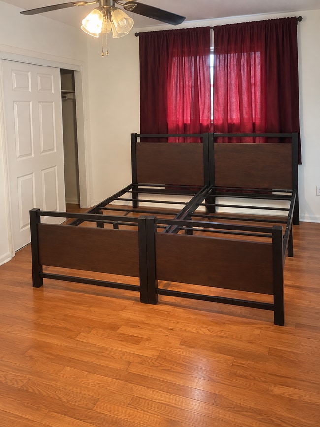 1875 N Alameda Dr