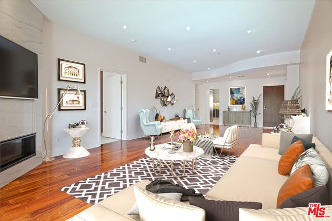 Building Photo - 8788 Shoreham Dr Unit 30 Rental