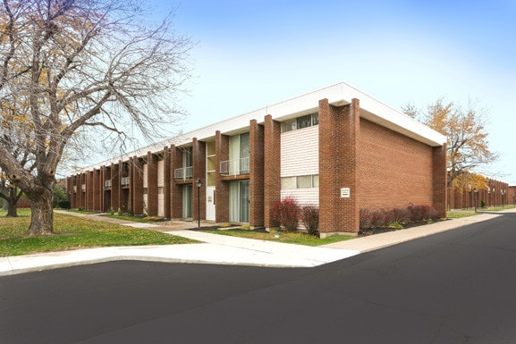 Amherst Manor Apartments - Amherst Manor Apartments