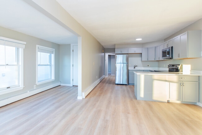 Kitchen/Living/Dining - 487 Ocean Blvd