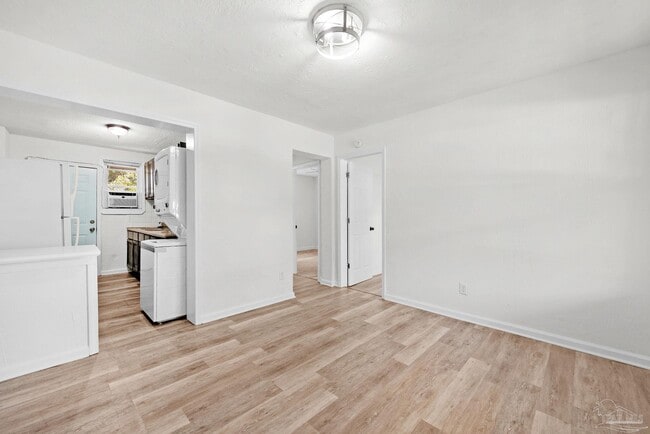 Photo - 2101 W Romana St