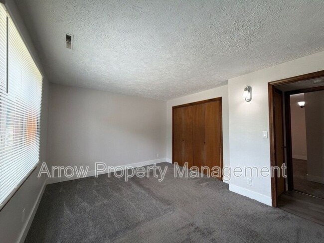 Photo - 3341 Holdrege St Unit 6