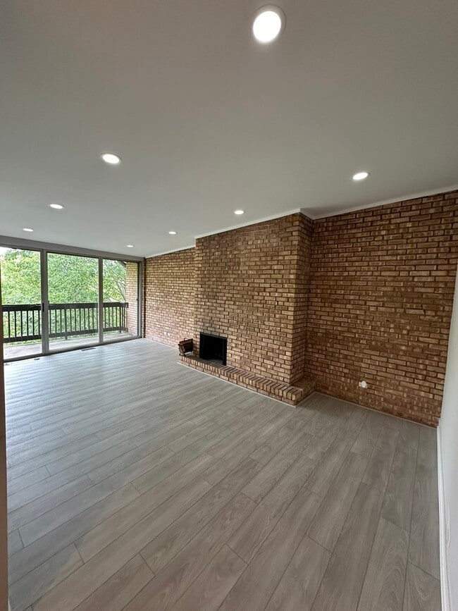 Photo - 5700 Hillcrest Ln