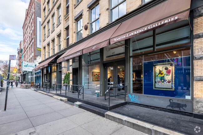 Photo - 457-461 W Broadway