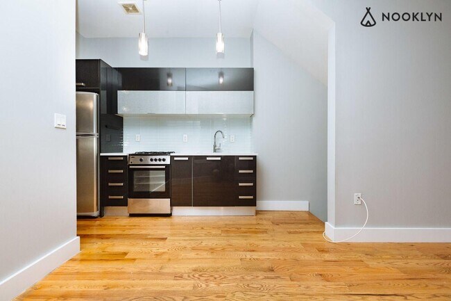 Photo - 456 Madison St Unidad 1L