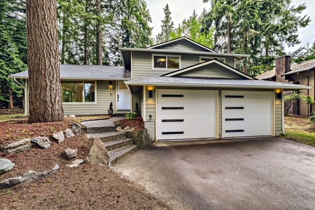 Building Photo - Bright & Charming 4bed/2.5bath in Desirable Edmonds Neighborhood!