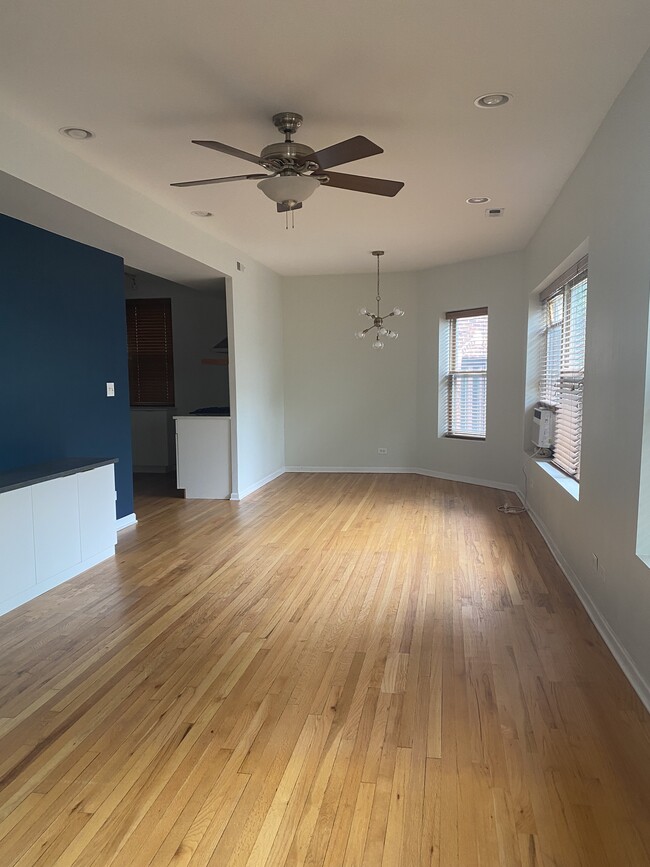 Dining Room - 828 W Agatite Ave Unidad 2