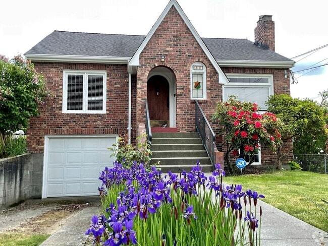 Building Photo - 5bd/4ba Seattle Home