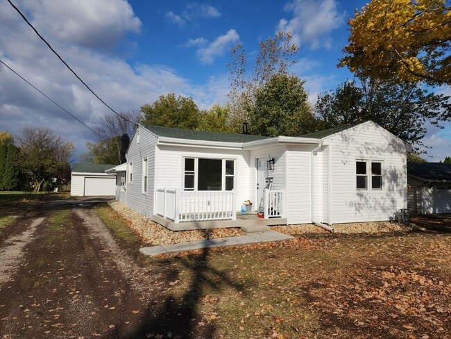 Photo - Cozy 3BR Home in Elida - $1,595 - Fully Re...