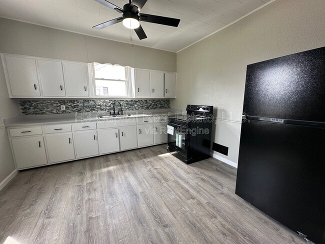 Photo - 855 E Acton Ave