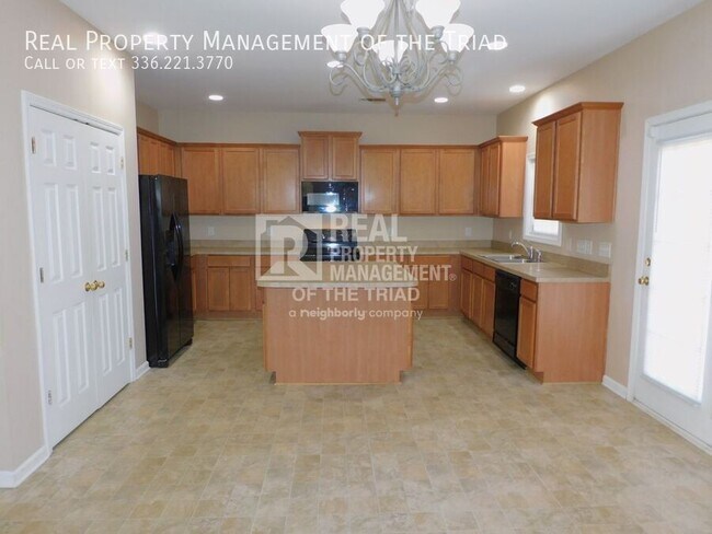 Photo - 1300 Pondhaven Dr