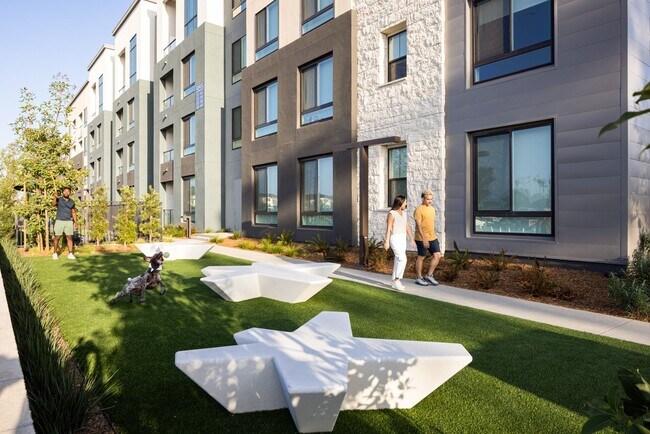 Spa para mascotas y zona de juegos al aire libre - Acadia