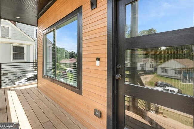 Photo - 255 Mathewson Pl SW